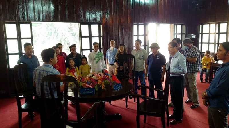 Thăm căn cứ Tà Thiết – di tích lịch sử đặc biệt cấp quốc gia. Thăm căn cứ Tà Thiết – di tích lịch sử đặc biệt cấp quốc gia.