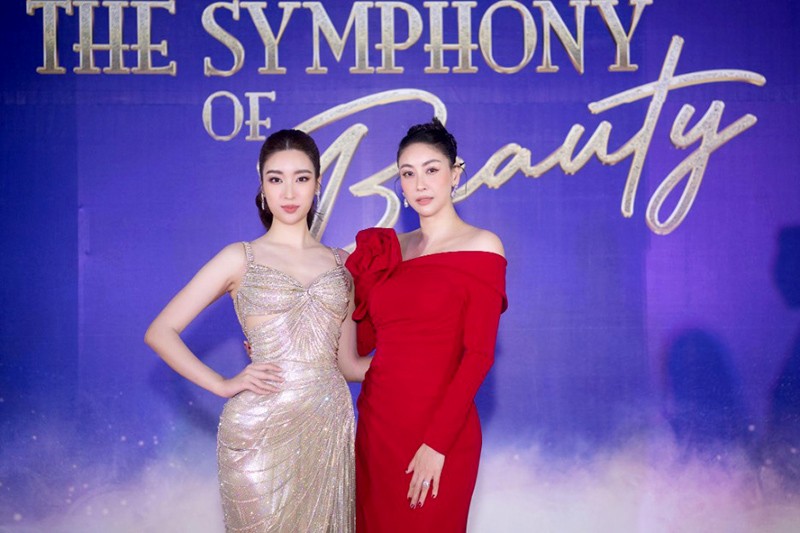 Hoa hậu Hà Kiều Anh trong vai trò giám khảo Miss World Vietnam 2022 có mặt từ rất sớm, khoe sắc vóc vượt thời gian bên cạnh Hoa hậu Đỗ Mỹ Linh - MC đêm chung khảo Miss World Vietnam Hoa hậu Hà Kiều Anh trong vai trò giám khảo Miss World Vietnam 2022 có mặt từ rất sớm, khoe sắc vóc vượt thời gian bên cạnh Hoa hậu Đỗ Mỹ Linh - MC đêm chung khảo Miss World Vietnam