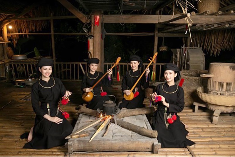 Các người đẹp Miss World Vietnam 2022 quảng bá văn hóa dân tộc Tày Nùng. Các người đẹp Miss World Vietnam 2022 quảng bá văn hóa dân tộc Tày Nùng.