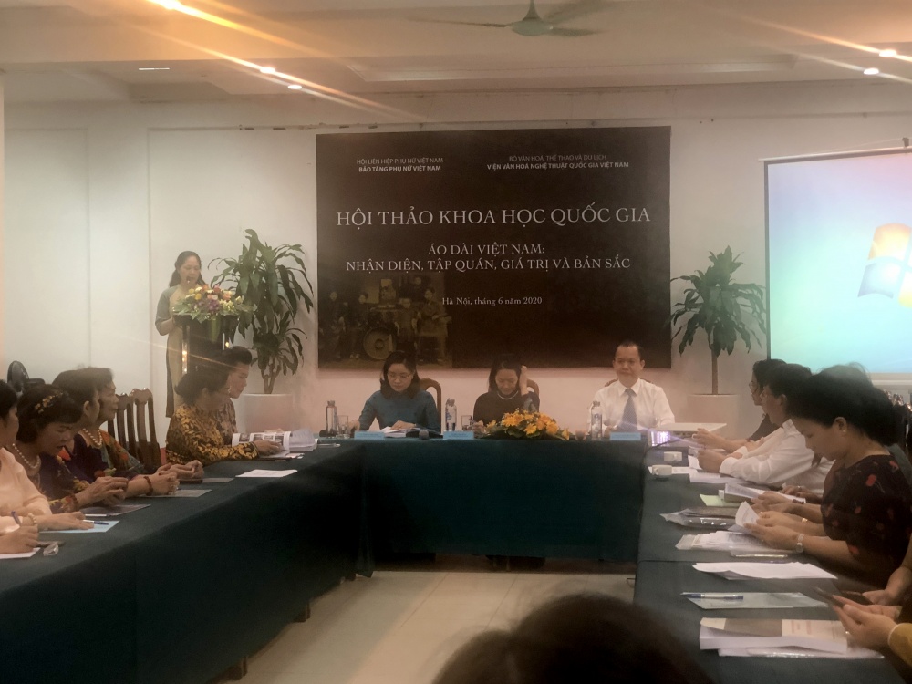 Dấu ấn văn hoá qua trang phục áo dài Việt dau an van hoa qua trang phuc ao dai viet