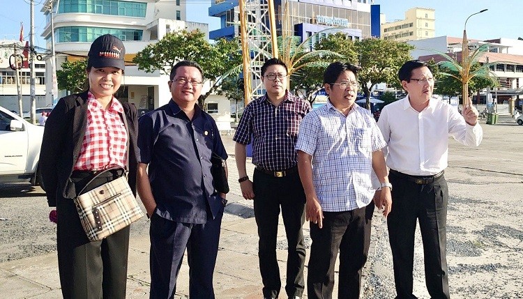 Đoàn công tác tổ chức kiểm tra thực địa nơi chuẩn bị tổ chức sự kiện (Ảnh: IMRIC)