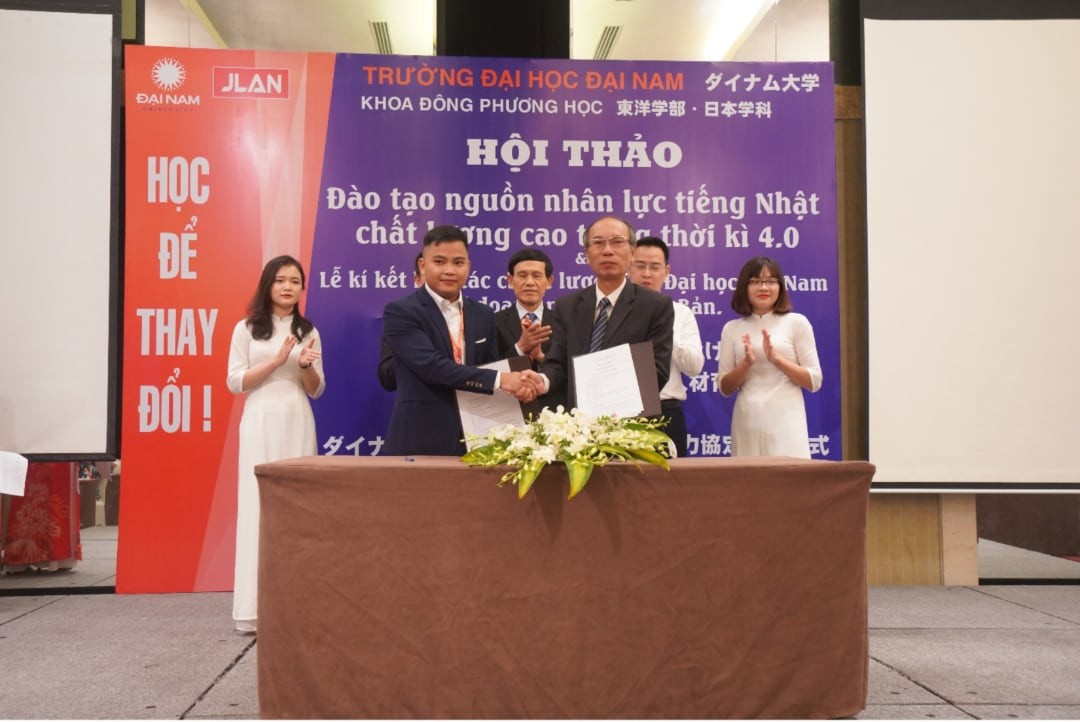 Khoa Ngôn ngữ & Văn hóa Nhật Bản đã tổ chức kí kết hợp tác chiến lược với Công ty TNHH Hakuunsha Việt Nam.