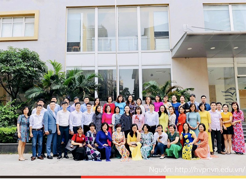 Như quà tri ân thiết thực đến các thầy cô, cán bộ nhà trường trong thời gian hậu Covid 19, đem đến môi trường làm việc, môi trường giảng dạy vô trùng, an toàn 