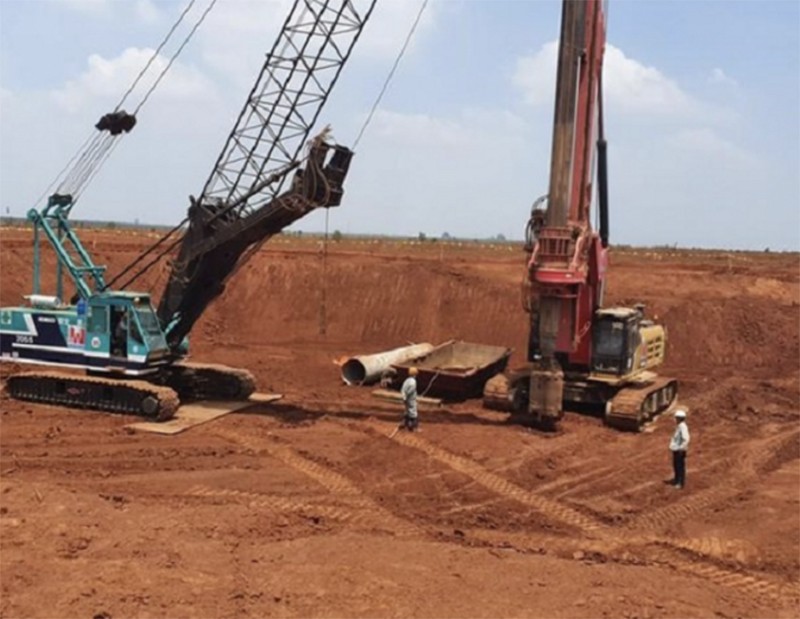 Theo thông tin mới nhất từ BQL Dự án Cảng Long Thành, trong tháng 8 này, gói thầu đóng 1.545 cọc sẽ được hoàn thành, dự kiến vượt kế hoạch 1 tháng so với kế hoạch. Theo thông tin mới nhất từ BQL Dự án Cảng Long Thành, trong tháng 8 này, gói thầu đóng 1.545 cọc sẽ được hoàn thành, dự kiến vượt kế hoạch 1 tháng so với kế hoạch.