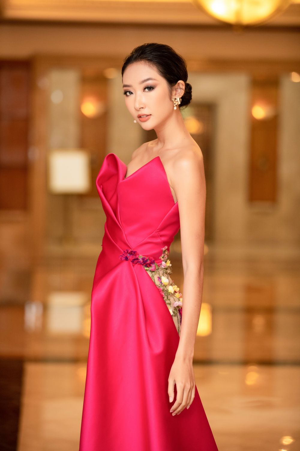 su hoi ngo dinh cao va do sac cua cac nang hau