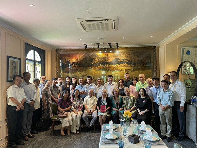 Ra mắt cuốn sách The Excellent Bridge về CEEVN và chị Minh Kauffman