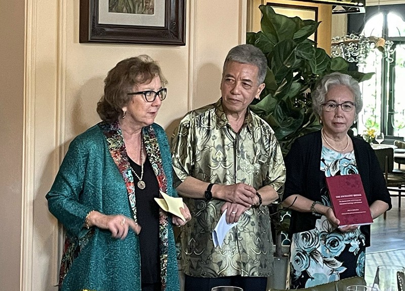 Ra mắt cuốn sách The Excellent Bridge về CEEVN và chị Minh Kauffman