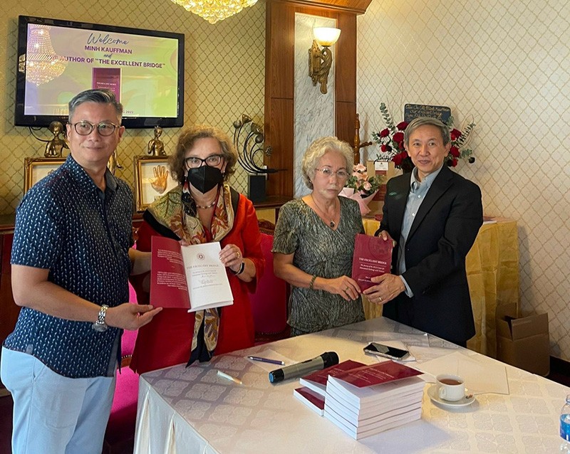 Ra mắt cuốn sách The Excellent Bridge về CEEVN và chị Minh Kauffman