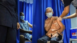 Lý do người lớn tuổi vẫn có thể mắc Covid-19 dù tiêm đủ vaccine?