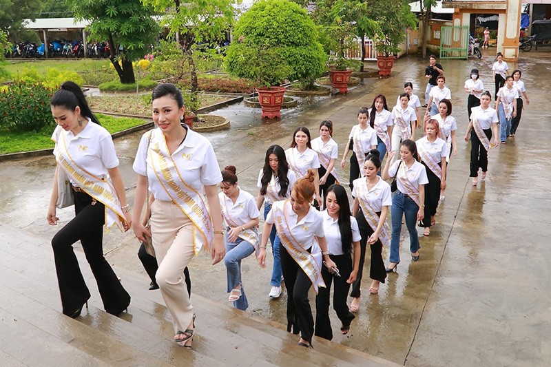 Đoàn thí sinh “Hoa hậu Doanh nhân Việt Nam Quốc tế 2022”.