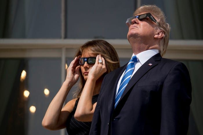 Hé lộ bí mật Tổng thống Donald Trump sử dụng Twitter?