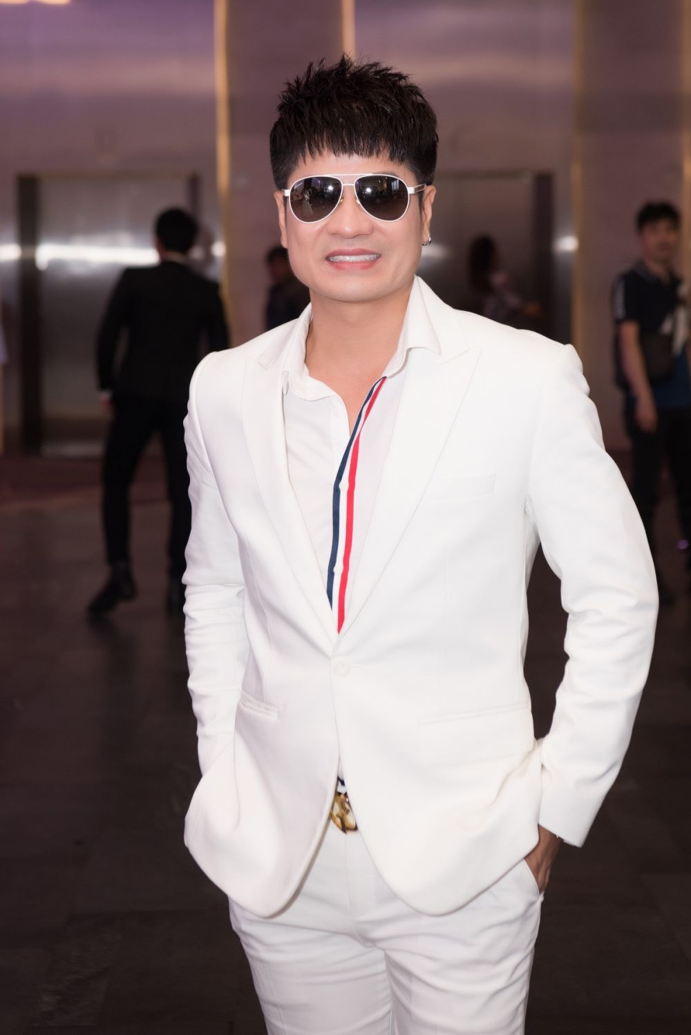 ca si khuu huy vu ra mat mv moi voi cu twist bat ngo