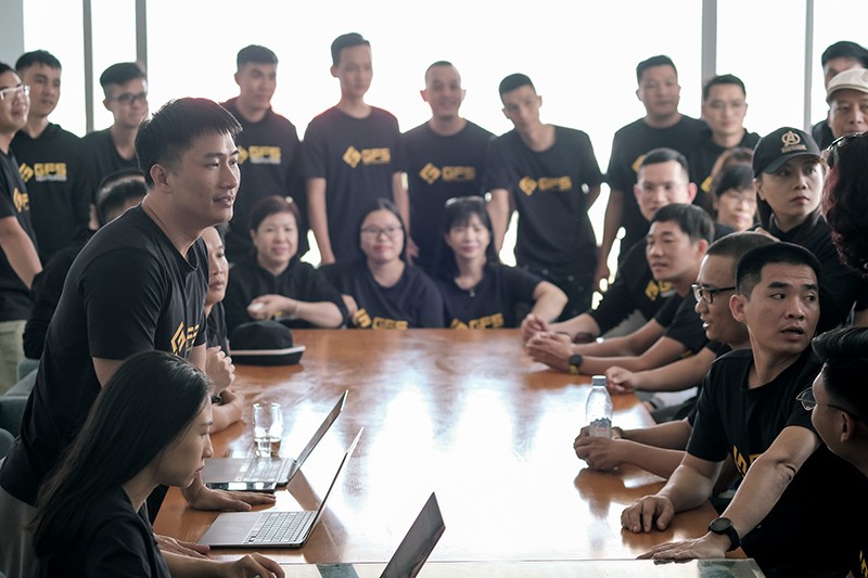 Doanh nhân Phạm Văn Hưởng: 'Học tập hết mình, cống hiến hết mình rồi bạn sẽ thành công' Doanh nhân Phạm Văn Hưởng: 'Học tập hết mình, cống hiến hết mình rồi bạn sẽ thành công'