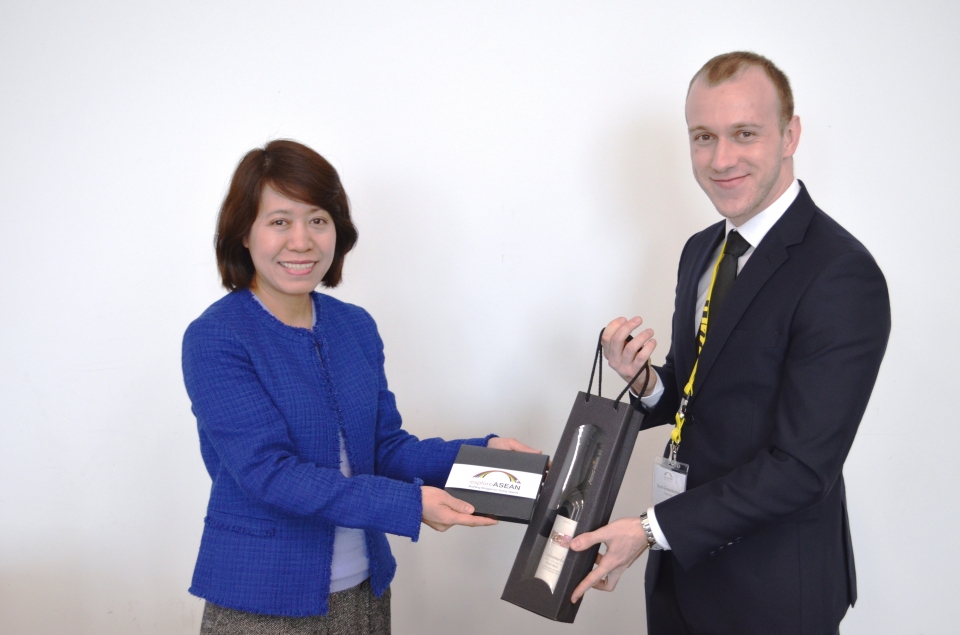 Quảng bá Việt Nam – cây cầu nối Thụy Sỹ với Đông Nam Á quang ba viet nam cay cau noi thuy si voi dong nam a