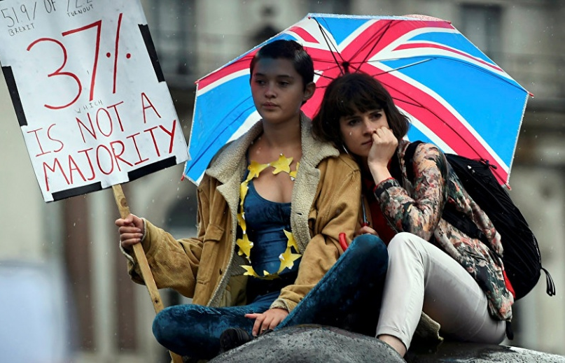 Người Anh lo lắng về tương lai của “những đứa trẻ Brexit”