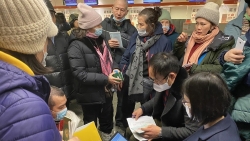 Bảo hộ công dân Việt Nam tại Ukraine: Chuyến bay từ Ba Lan dự kiến hạ cánh lúc 6h40 ngày 10/3