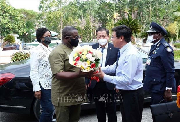 Tổng thống nước Cộng hòa Sierra Leone và phu nhân kết thúc tốt đẹp chuyến thăm chính thức Việt Nam Tổng thống nước Cộng hòa Sierra Leone và phu nhân kết thúc tốt đẹp chuyến thăm chính thức Việt Nam