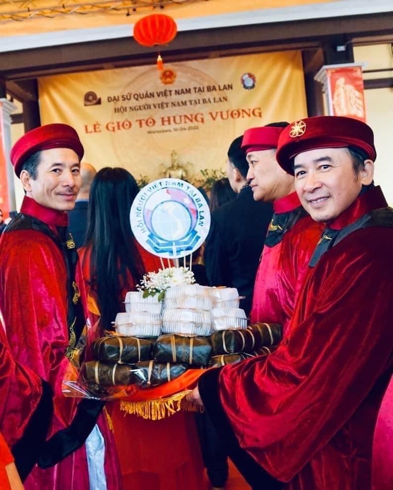 Người Việt ở Ba Lan trang trọng tổ chức lễ Giỗ Tổ Hùng Vương