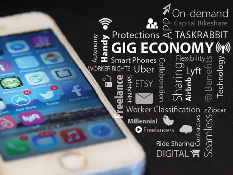 Kiểm soát lao động tự do trực tuyến: Vấn đề toàn cầu