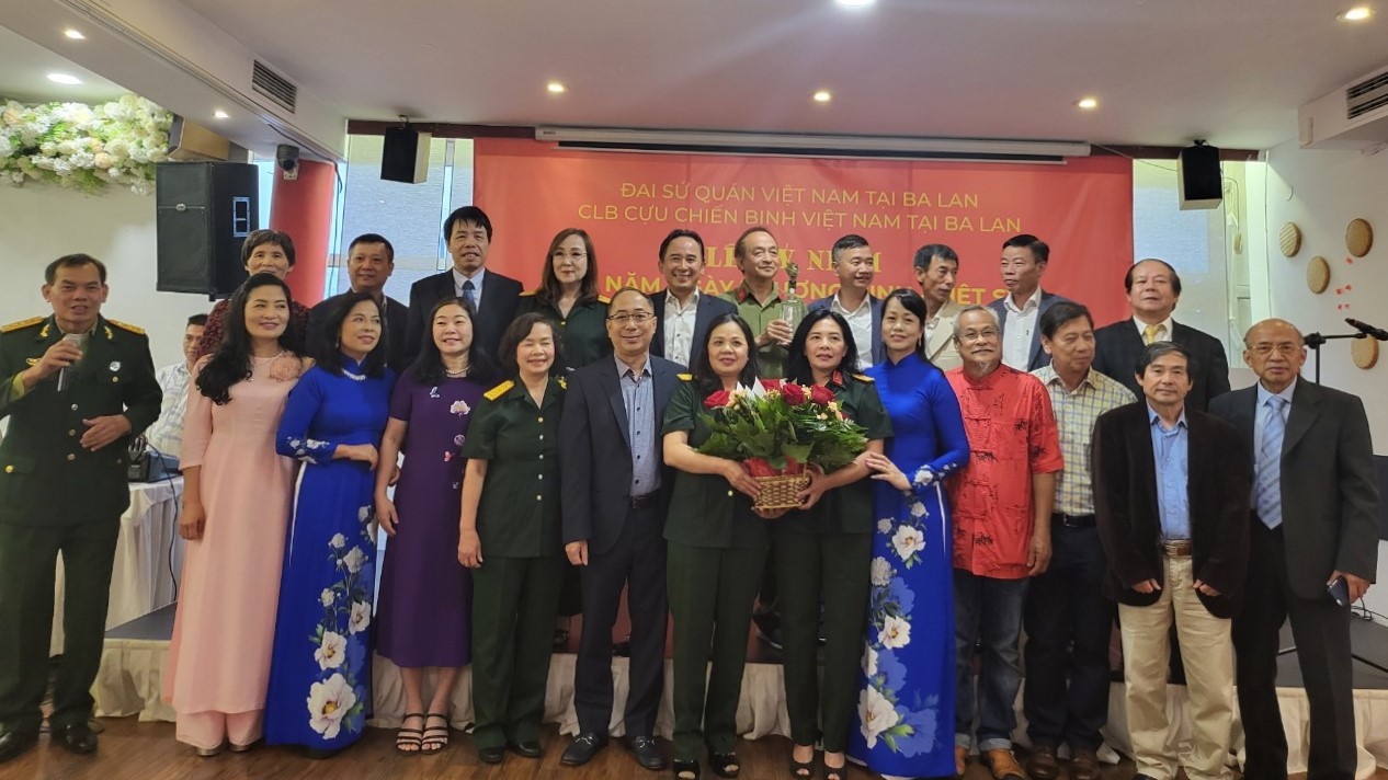 Kỷ niệm 75 năm ngày thương binh liệt sỹ tại Ba Lan Kỷ niệm 75 năm ngày thương binh liệt sỹ tại Ba Lan