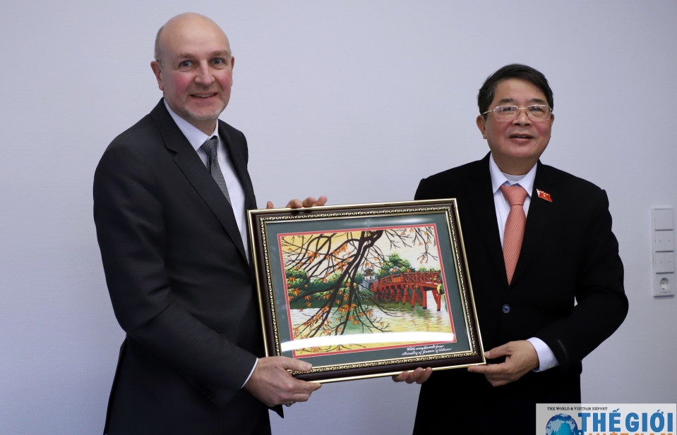 Học hỏi kinh nghiệm và cách thức quản lý ngân sách của Đức