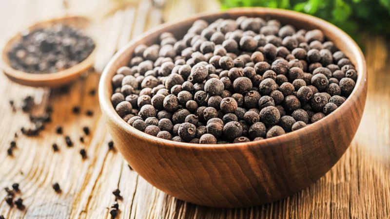 Giá cà phê hôm nay 11/1: Giá thu mua đồng loạt đi xuống; Dự báo sản lượng hồ tiêu giảm mạnh trên toàn cầu