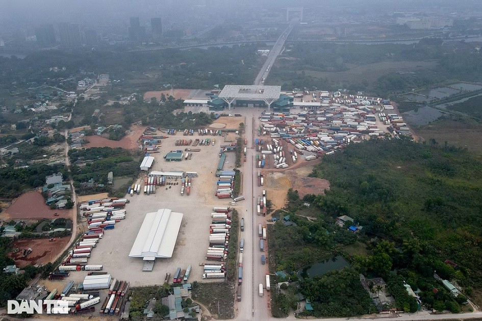 Quảng Ninh nỗ lực gỡ nút thắt thông quan tại cửa khẩu với Trung Quốc, giảm thiệt hại cho người dân(Nguồn: Dantri)