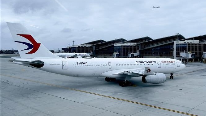 Mỹ tuyên bố 'hành động đối ứng', tạm dừng 44 chuyến bay của các hãng hàng không Trung Quốc