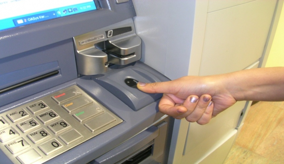Mỹ: Rút tiền tại cây ATM không cần thẻ? my rut tien tai cay atm khong can the