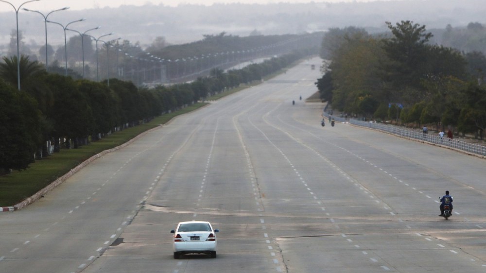 Tình hình Myanmar: Bước thụt lùi về kinh tế và rủi ro được báo trước