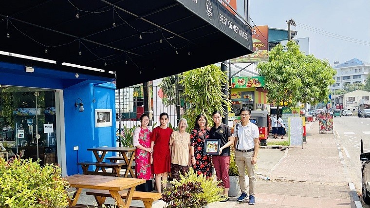 Đại sứ Việt Nam tại Sri Lanka thăm và chúc Tết cộng đồng nhân dịp năm mới Nhâm Dần