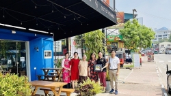 Đại sứ Việt Nam tại Sri Lanka thăm và chúc Tết cộng đồng nhân dịp năm mới Nhâm Dần