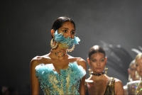 dich covid 19 suyt bi danh vi ho lien tuc tren tau ma khong deo khau trang