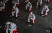 nhung cau chuyen cach ly tai nha sieu hai huoc giua mua dich