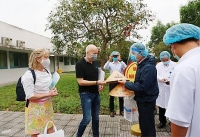 dich covid 19 thu tuong nhat ban keu goi nguoi dan kiem che ra khoi nha vao buoi toi