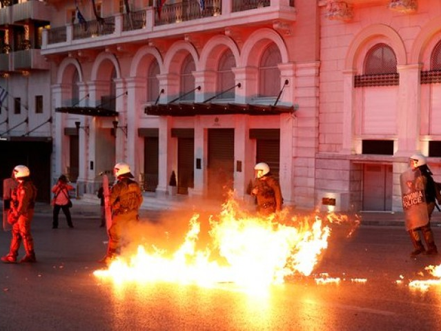 Hy Lạp lại tình nguyện "thắt lưng buộc bụng”