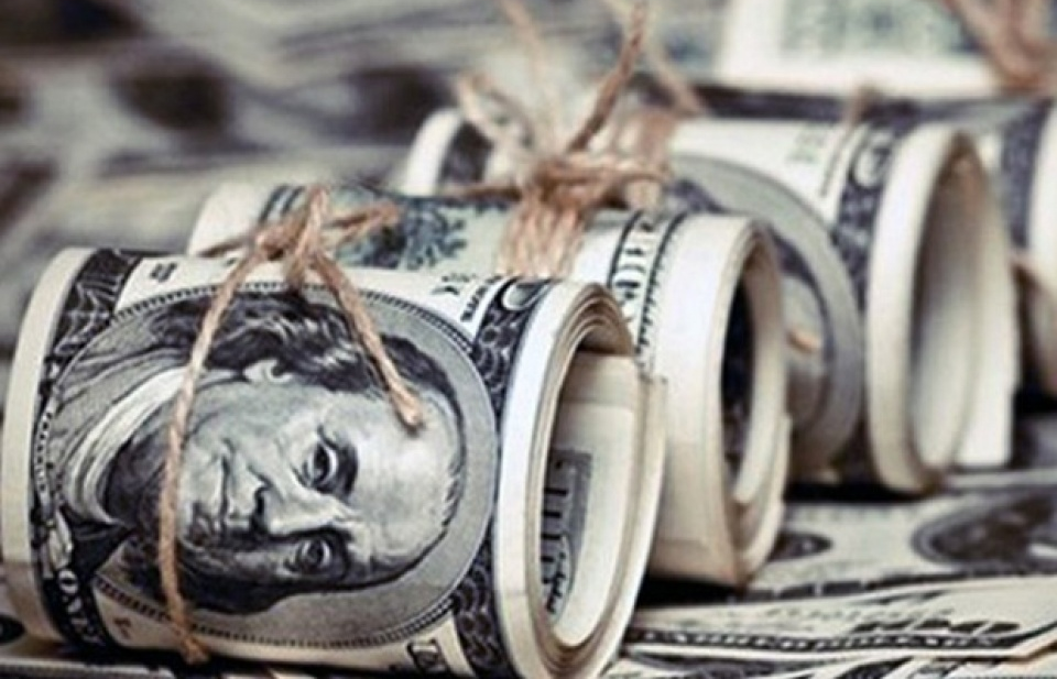 Fed giữ nguyên lãi suất cơ bản