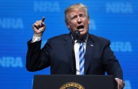 lan dau tien trong 14 the ky ha vien my thong qua du luat siet chat kiem soat mua ban sung dan