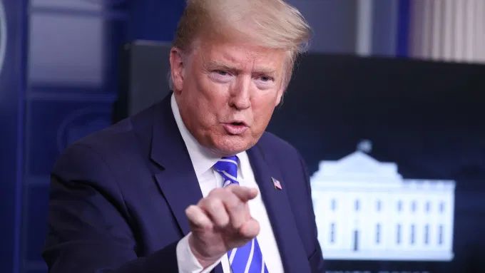 my tuyen bo se trung phat cac quan chuc trung quoc bat dau loai bo quy che dac biet cho hong kong