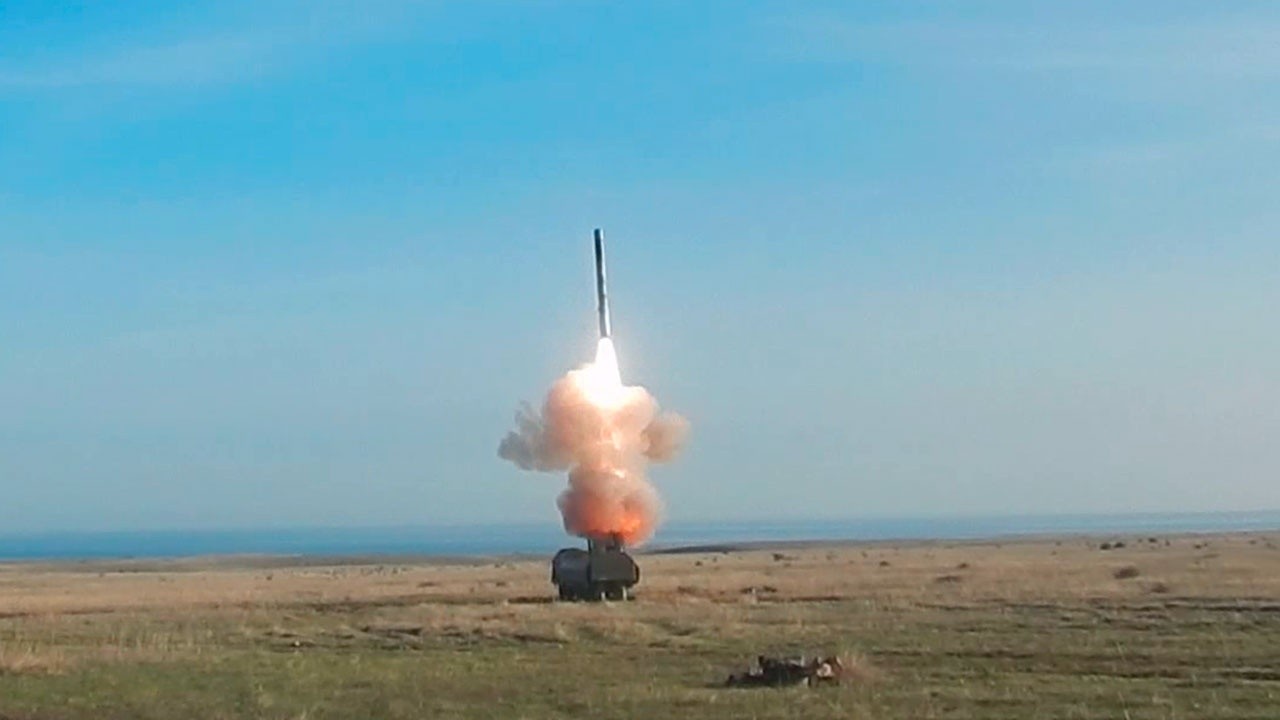 Nga tấn công cơ sở chứa vũ khí nước ngoài của Ukraine Nga tấn công cơ sở chứa vũ khí nước ngoài của Ukraine