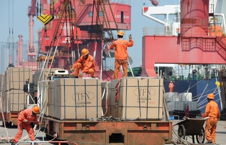 Thương chiến với Mỹ kéo dài, kinh tế Trung Quốc lộ dấu hiệu 'kém sáng'