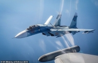 nga dieu may bay chien dau chan may bay do tham my tren bien den