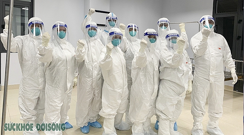 Các Y, Bác sỹ tại bệnh viện dã chiến số 2 Bắc Giang.