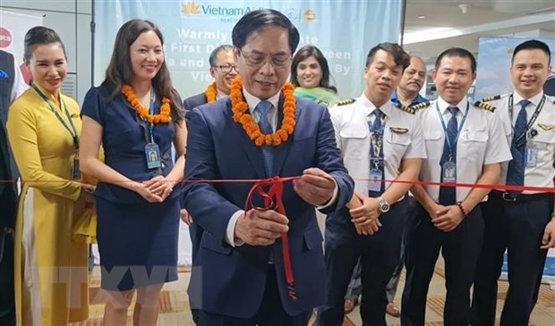 Vietnam Airlines khai trương đường bay thẳng mới kết nối Việt Nam-Ấn Độ Vietnam Airlines khai trương đường bay thẳng mới kết nối Việt Nam-Ấn Độ