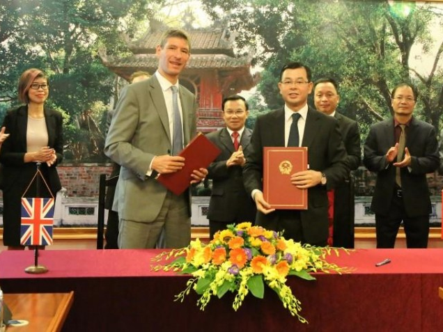 Anh hỗ trợ Việt Nam phát triển thị trường vốn