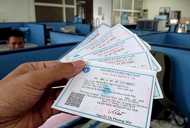 thay-the-bao-hiem-y-te-giay-bang-dien-tu-tu-2020