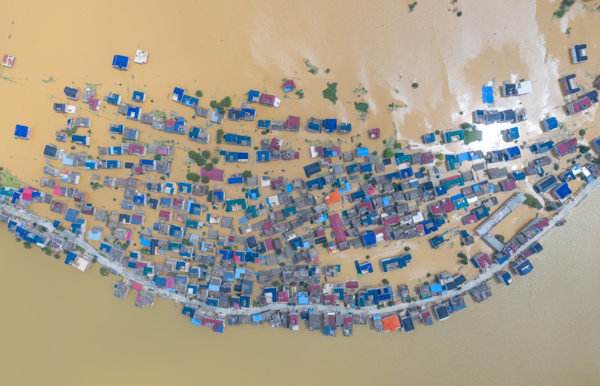 Trung Quốc 'gồng mình' ngăn lũ, nhiều nước láng giềng châu Á chịu chung cảnh ngập lụt