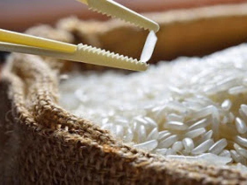 Gạo Việt đang bước lùi