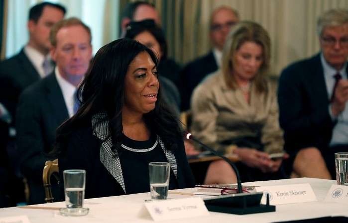 Người nỗ lực tuyên truyền "Học thuyết Trump" bị Bộ Ngoại giao Mỹ sa thải