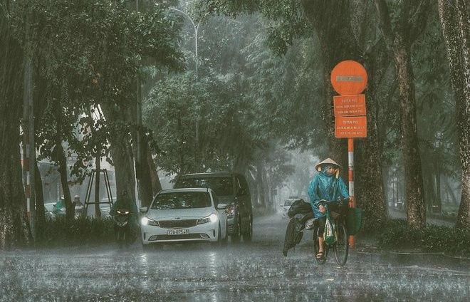 Dự báo thời tiết ngày và đêm nay (1/8): Mưa lớn bao phủ khắp cả nước, áp thấp nhiệt đới có khả năng mạnh lên thành bão